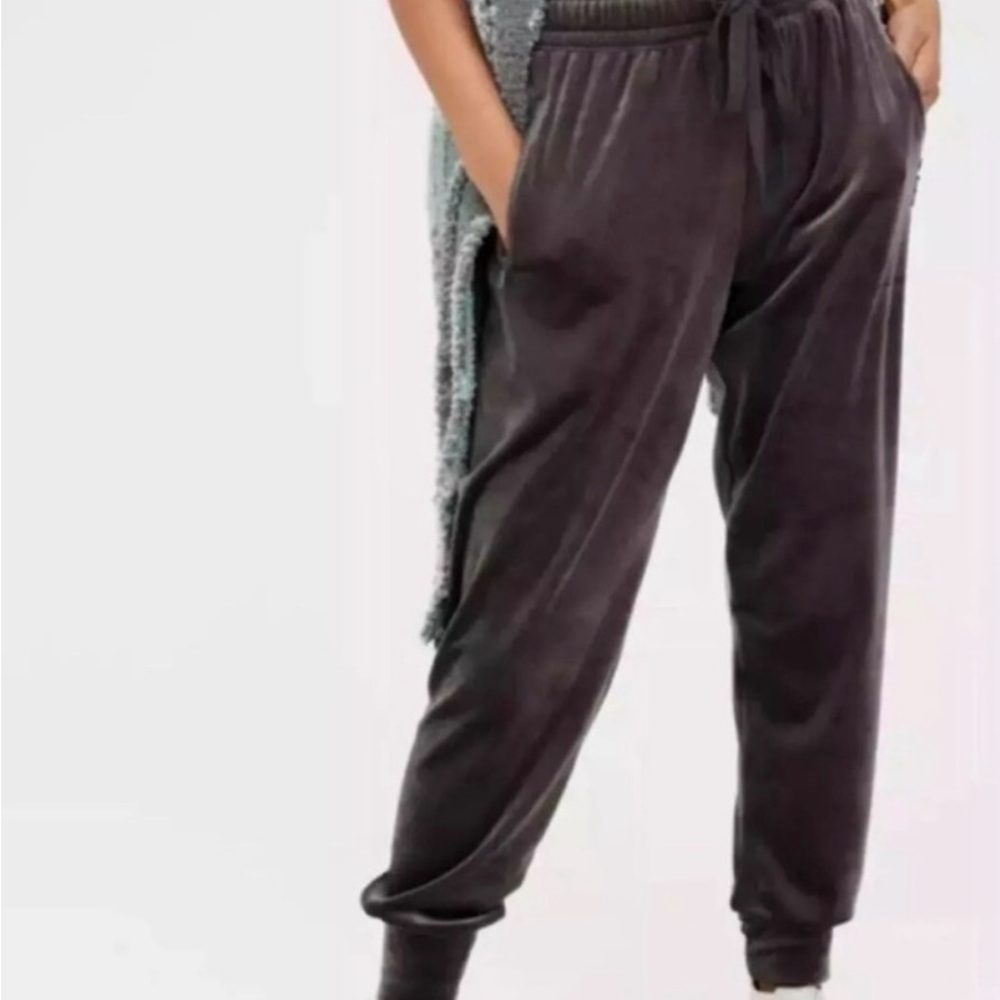 Aerie Party Green Velour Joggers XL SHORT